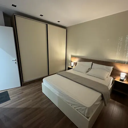 Luxury Center Apartment24 Tirana