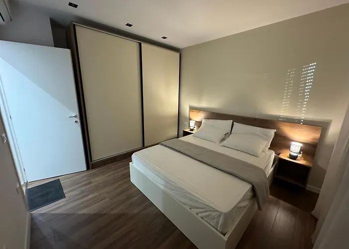 Old Bazaar 24 Tirana